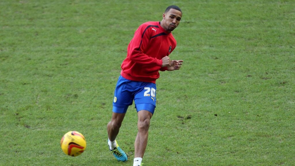 Training Tekkers: HE'S BACK! Callum Wilson returns to shooting practice!
