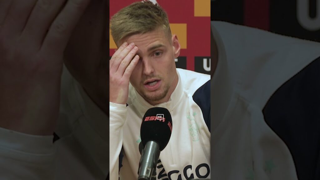 Kenneth Taylor weigert Chuba Akpom af te vallen! ❌ #ajax #ajafor #brobbey