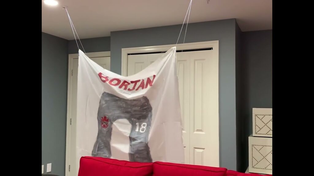 Sweatpants 👖 so iconic they deserved their own Tifo ! Milan Borjan Sweatpants Tifo 🇨🇦 .