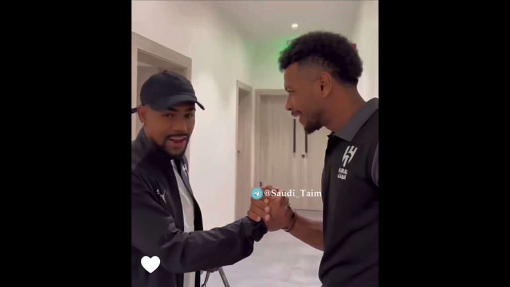 علي البليهي لـ مالكوم : "رمضان مبارك 💙🌙".