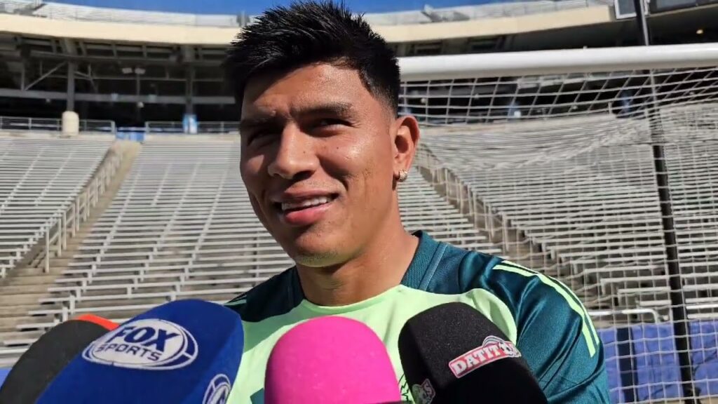 Jesús Gallardo pide respeto para Guillermo Ochoa tras las críticas en contra del arquero