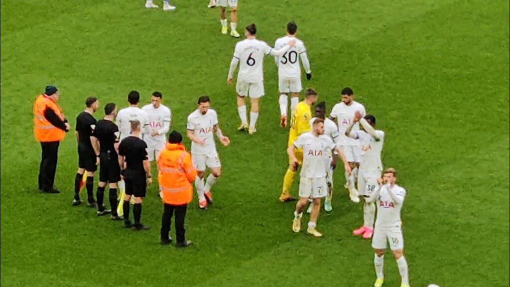 SCENES IN THE AWAY END! The Players After The Game: Aston Villa 0-4 Tottenham 토트넘의 승리에 기뻐하는 손흥민