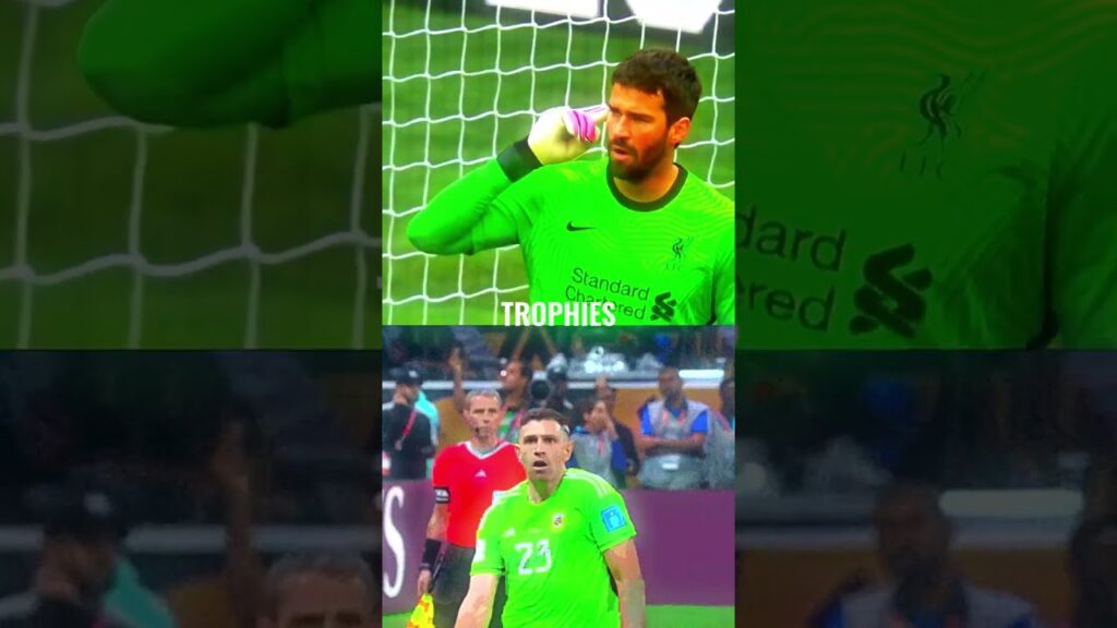 Emiliano Martinez vs Alisson Becker #shorts #football #goalkeeper