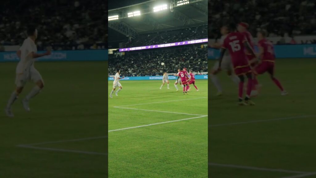 Miki Yamane Dances Past a Defender #LAGalaxy #MLS #soccer #futbol #soccerskills #tekkers #football