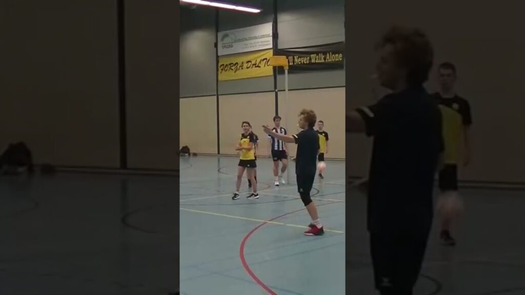Een kleine Kenneth Taylor of toch echt een doelpoging?😉🧡 #shorts #korfbal #korfball #korfbalinc