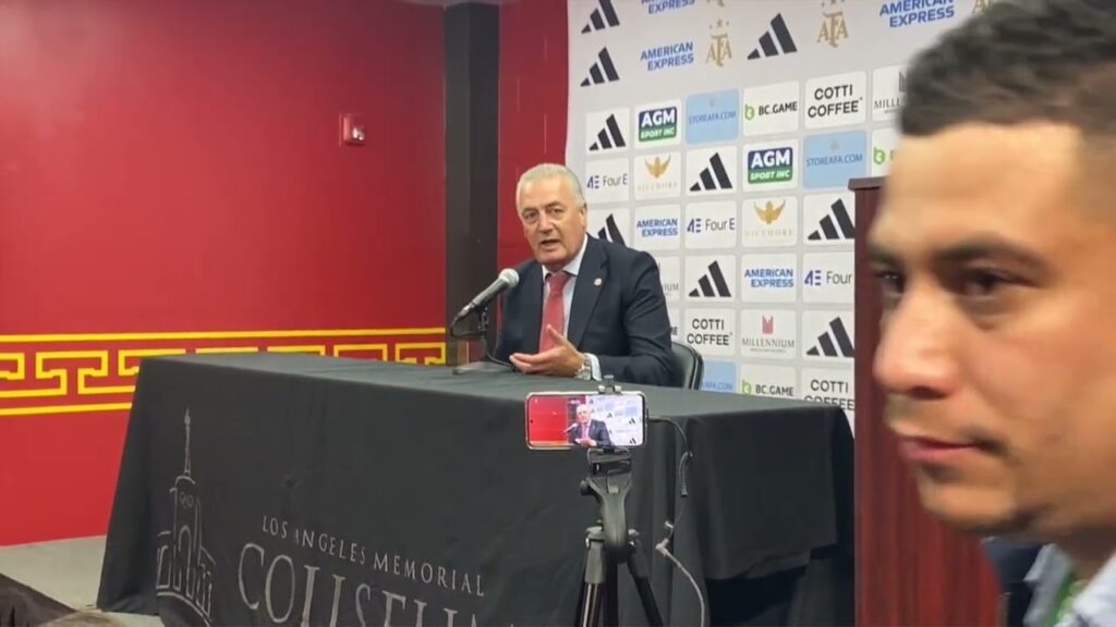 Conferencia: Habló Gustavo Alfaro tras la derrota ante Argentina.