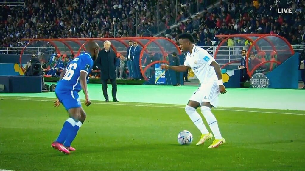 Vinicius STUNNING against Al Hilal..