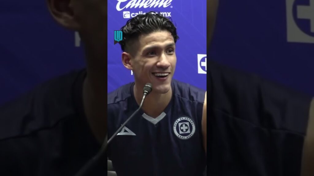 🎙️😰 Uriel Antuna ofrece disculpas a Chivas por besar el escudo de Cruz Azul 🚂🙏