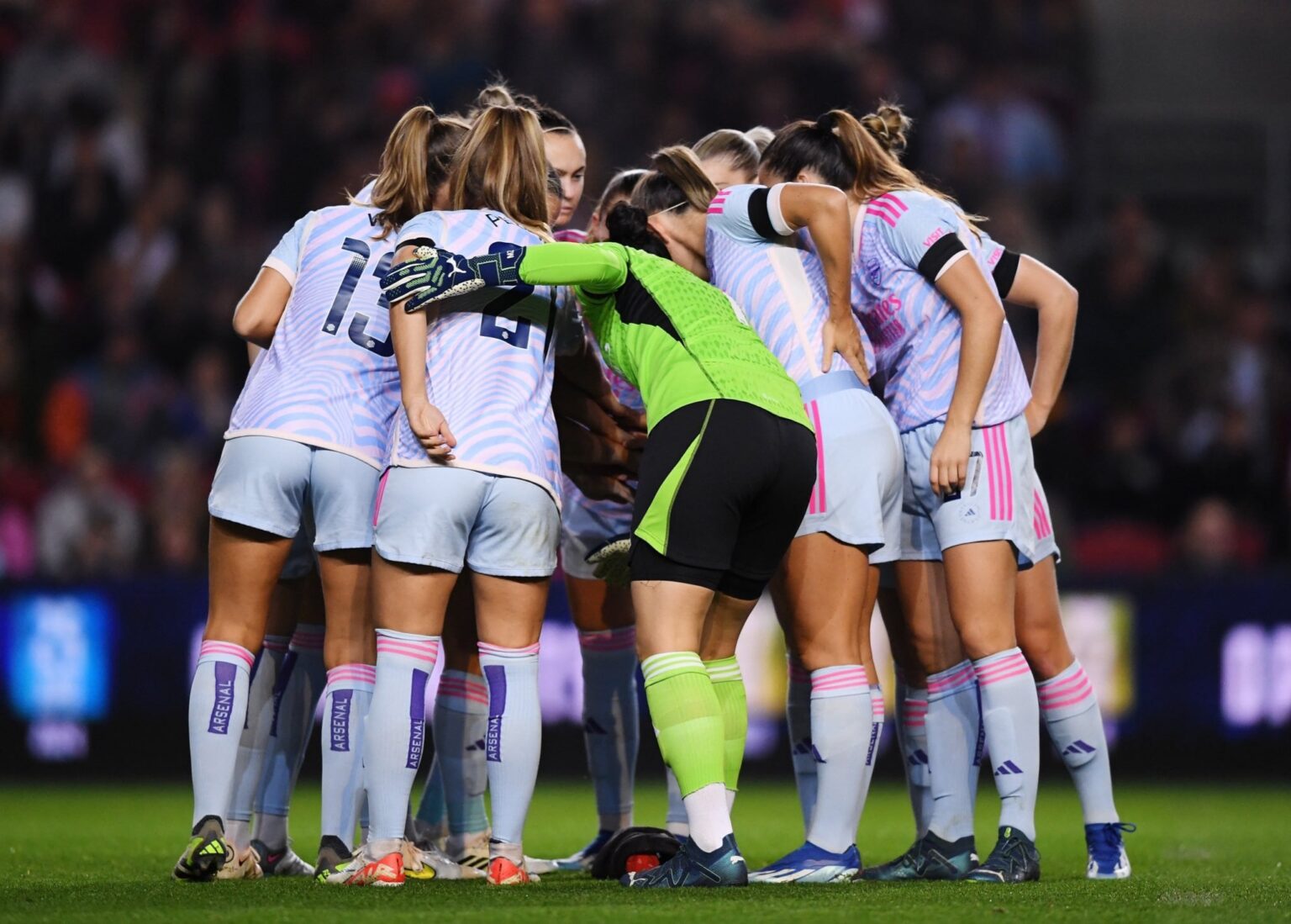 🚨 We can confirm that today’s Barclays Women’s Super League fixture between Aston Villa and Arsenal will now kick off at 7.30pm. This decision has been taken due to travel disruption affecting our arrival time. We sincerely apologise for any inconvenience caused to supporters by the late change.