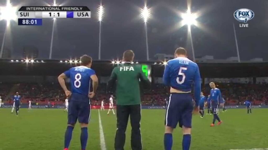 Jordan Morris enters game