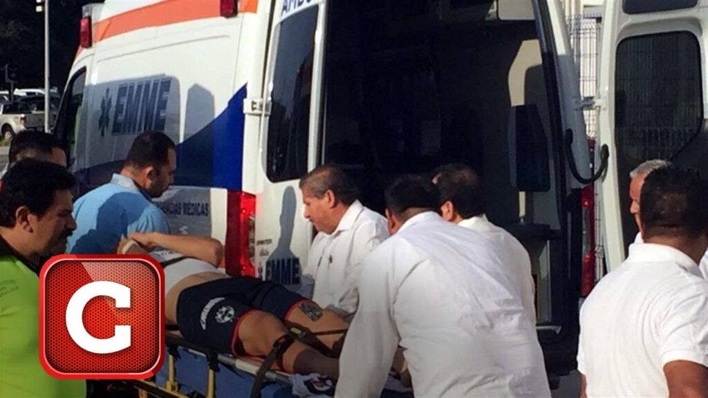 Va César Montes al hospital tras sufrir golpe en la cabeza / Cancha