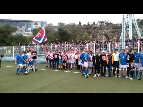 Sjajna atmosfera na navijačkoj utakmici Hrvatske i Slovačke u Rijeci