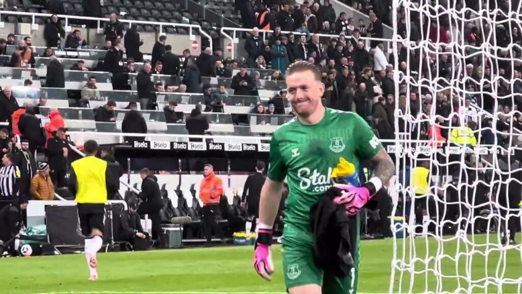 Jordan Pickford out for second half. Newcastle United v Everton. Nufc. 2.4.24