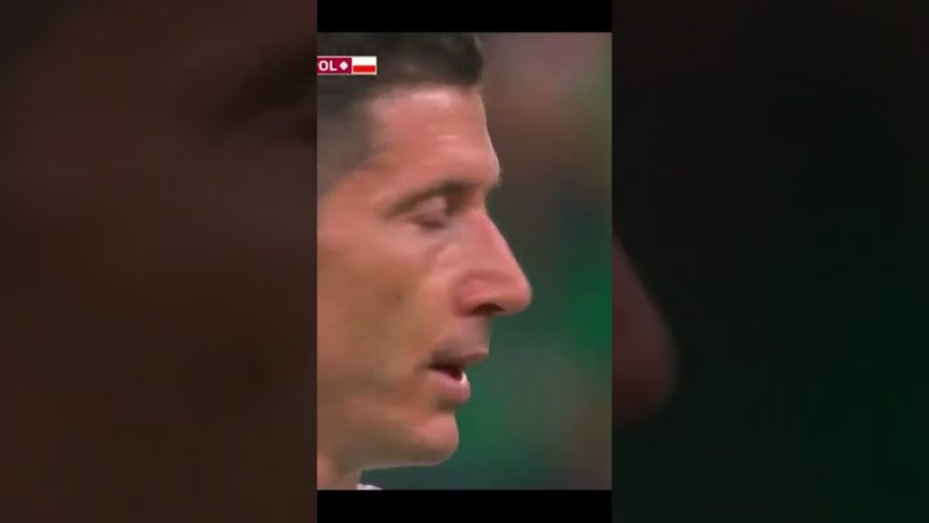 Ochoa ataja el penal cobrado por Lewandowski en #qatar2022