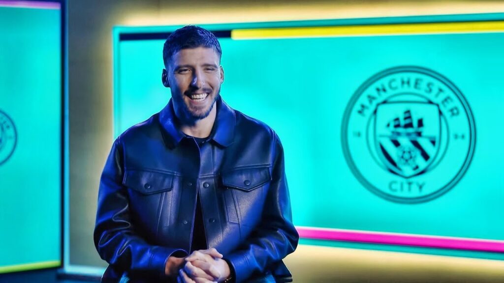 "I've never been asked that before!" | Ruben Dias on City's advantage in the three-club title race