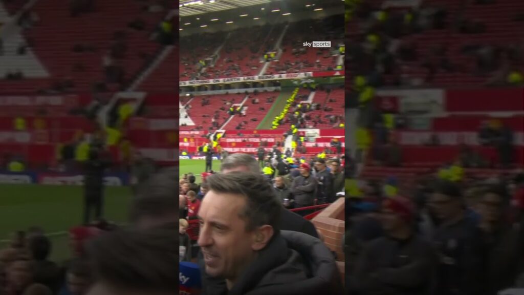 Kelly Cates dig at Gary Neville! 😅