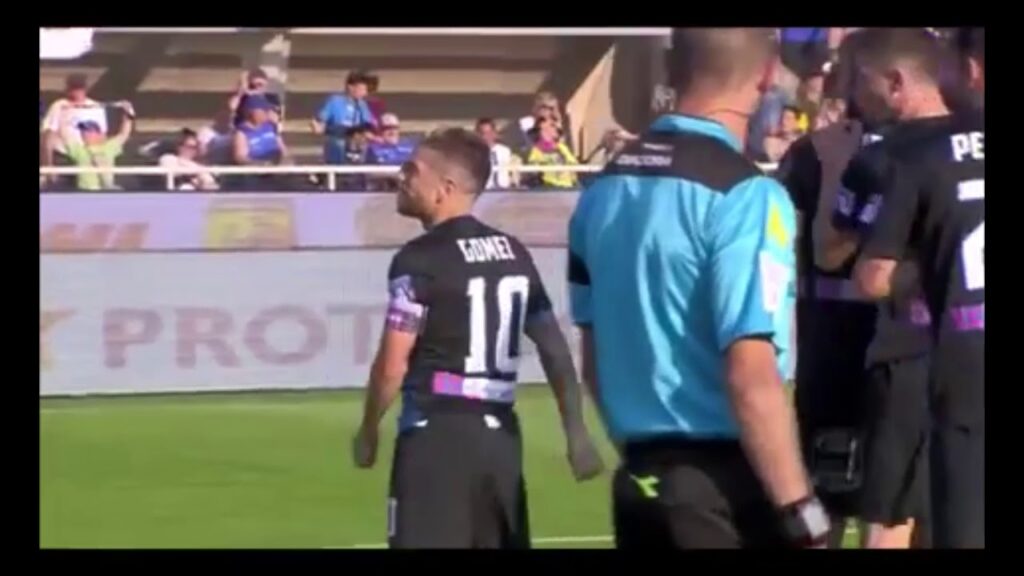 El hijo de Alejandro "Papu" Gomez, imita la celebración de su padre en las infantiles de Atalanta.