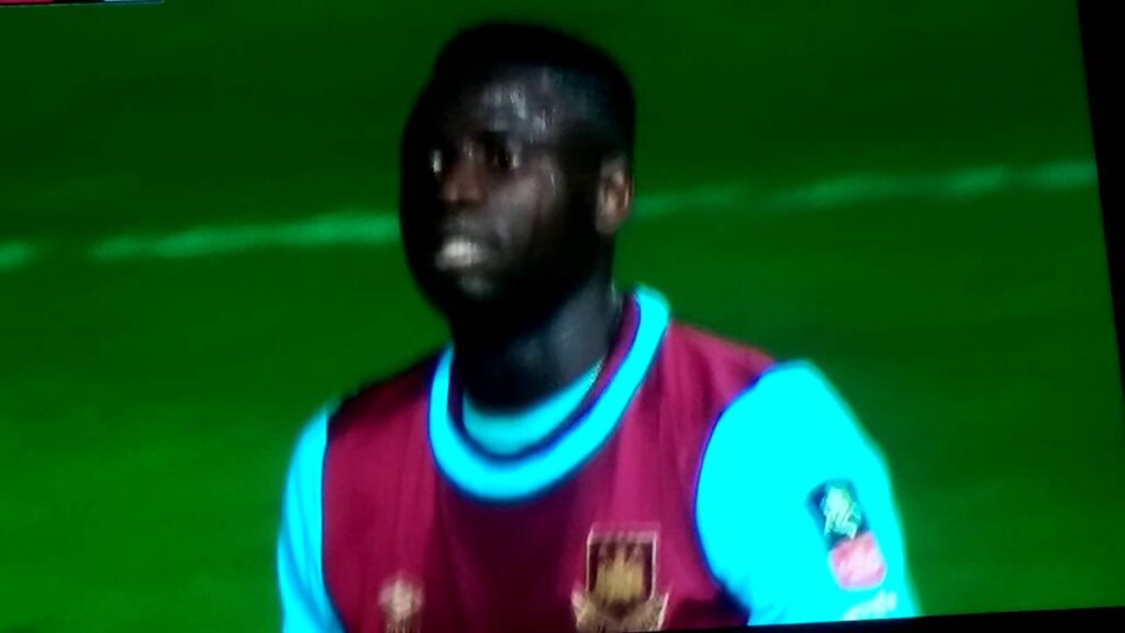 Kouyate disallowed goal vs Manchester United FA Cup Quarter Final Leg 2