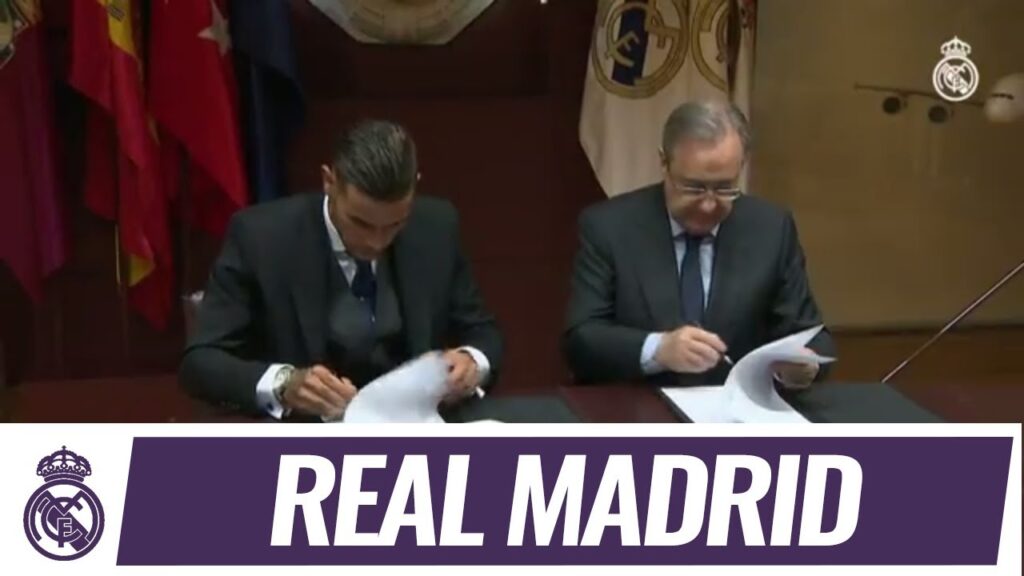 Theo Hernández signs his Real Madrid contract!