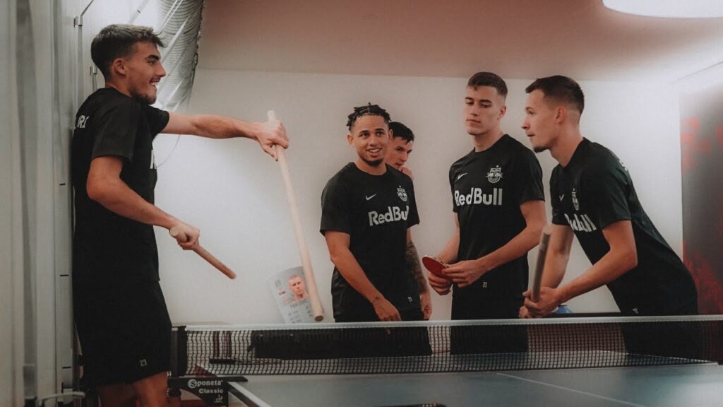 Rückkehr der Jedi-Ritter 🛡️ Simic und Dedic üben sich im (Licht-)Schwertkampf ⚔️ Rückkehr der Jedi-Ritter 🛡️ Simic und Dedic üben sich im (Licht-)Schwertkampf ⚔️