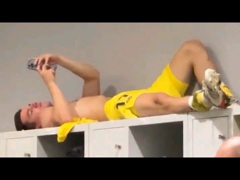 Just Giovani Locelso things 😂📱 Juan Foyth #Shorts