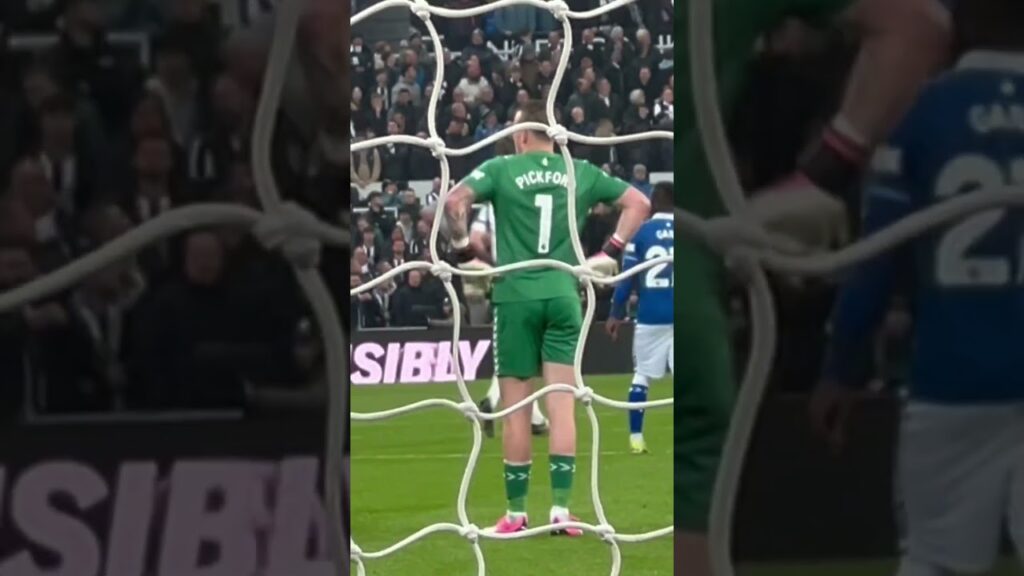 Jordan Pickford kicking off with his own team mates. Nufc v Everton. 2.4.24. Newcastle United