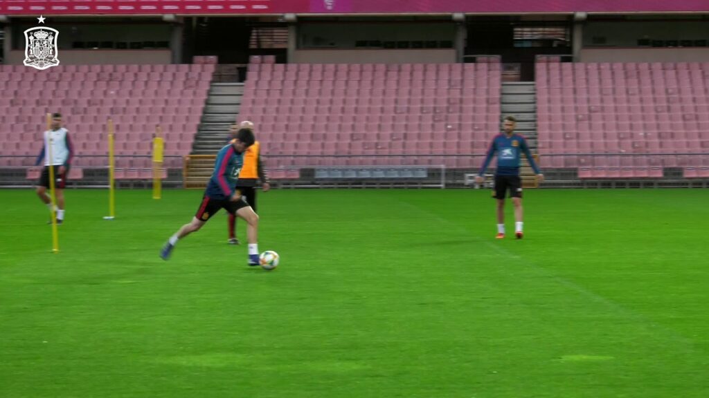 ¡Menudo G-O-L-A-Z-O de Carlos Soler!