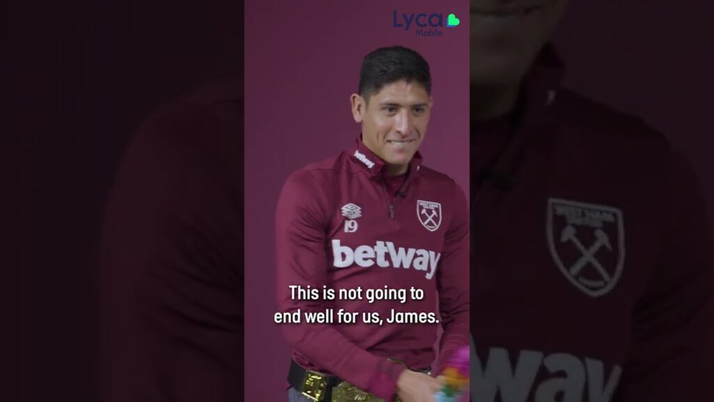 Edson Álvarez smashes open a traditional Mexican pinata 💪#shorts #westham