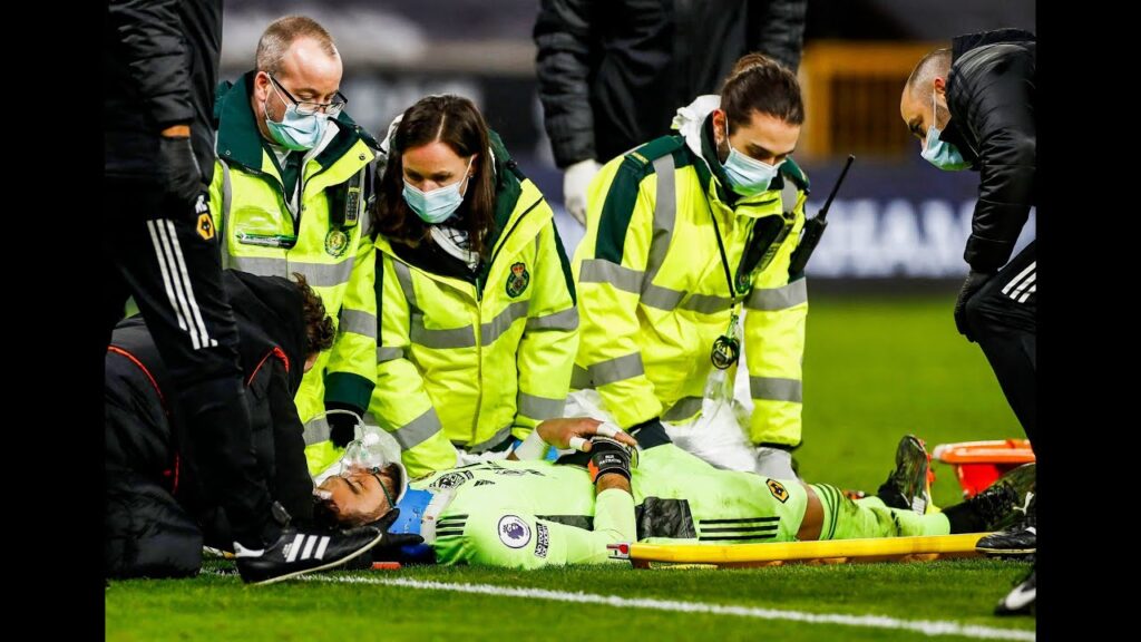 Rui Patricio suffers worrying head injury in Wolves defeat to Liverpool
