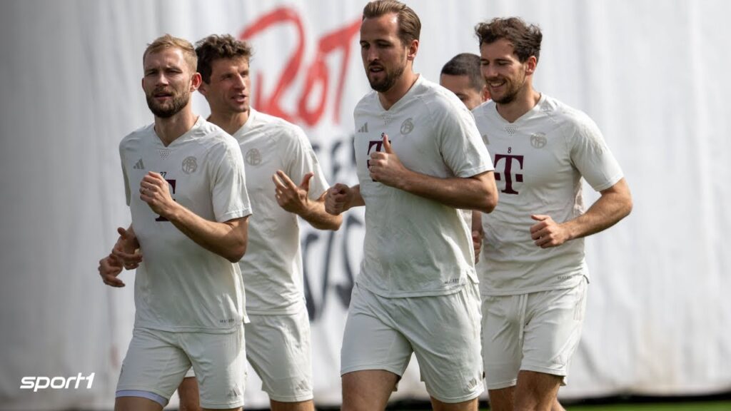 Thomas Müller ruft Harry Kane im Training zu: "Bete für morgen!"