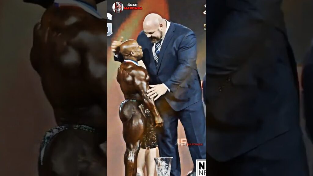 BODYBUILDER VS STRONGMAN 😱 #viral #shorts