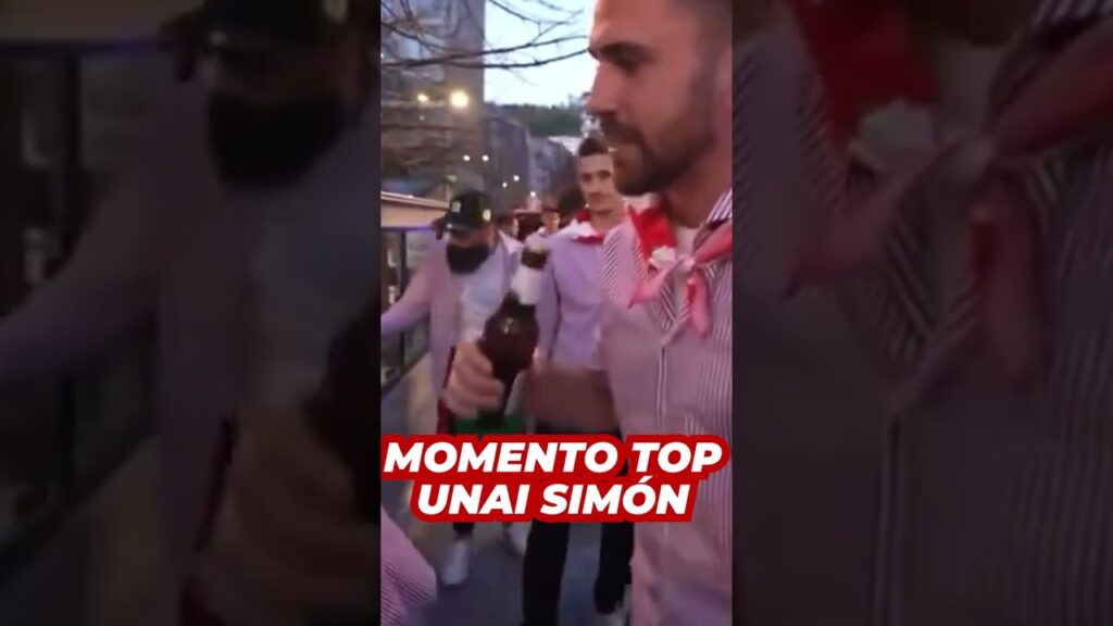 UNAI SIMÓN abre un CERVEZA con la BOCA en el AUTOBÚS del ATHLETIC CLUB de BILBAO