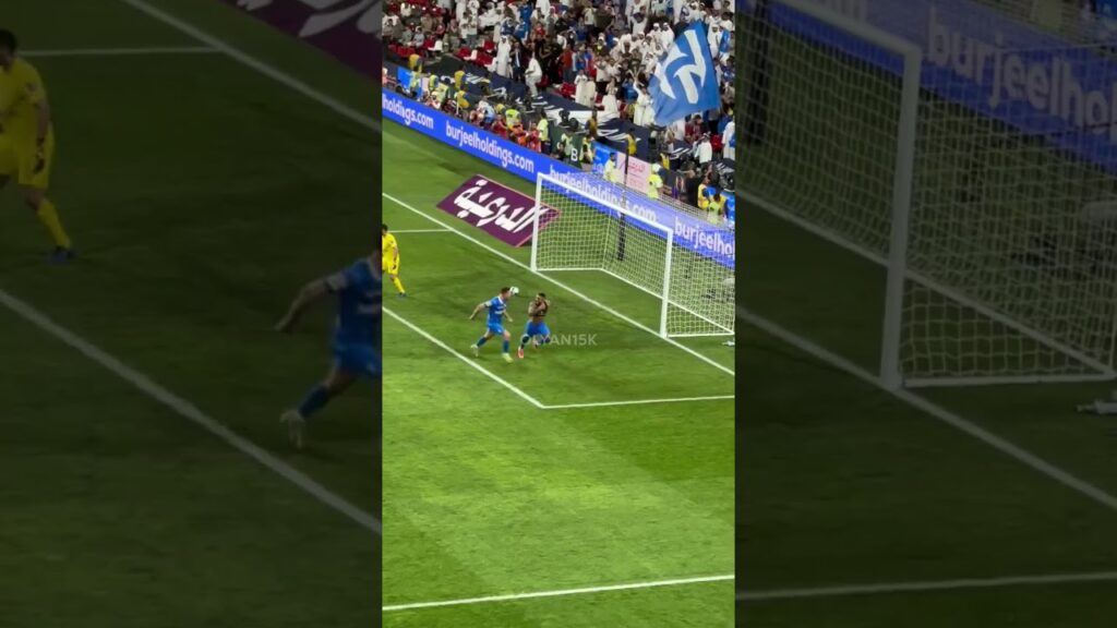 احتفالية جنونية لـ مالكوم بعد تسجيل الهدف الثالث 🔥💙‎#الهلال_الاتحاد