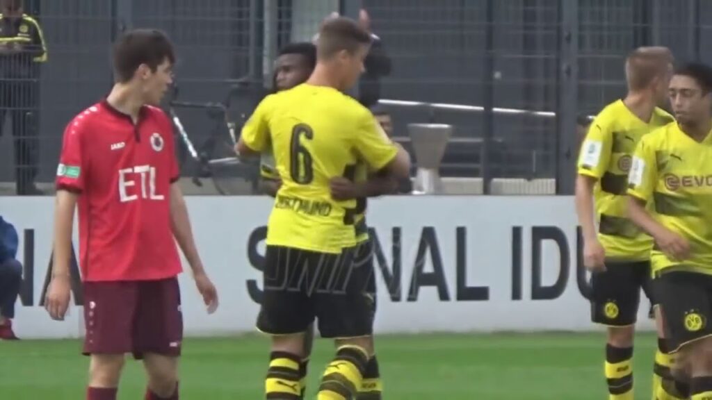 Youssoufa Moukoko scores 4 goal vs Viktoria Koln 12 years old for Dortmund HD