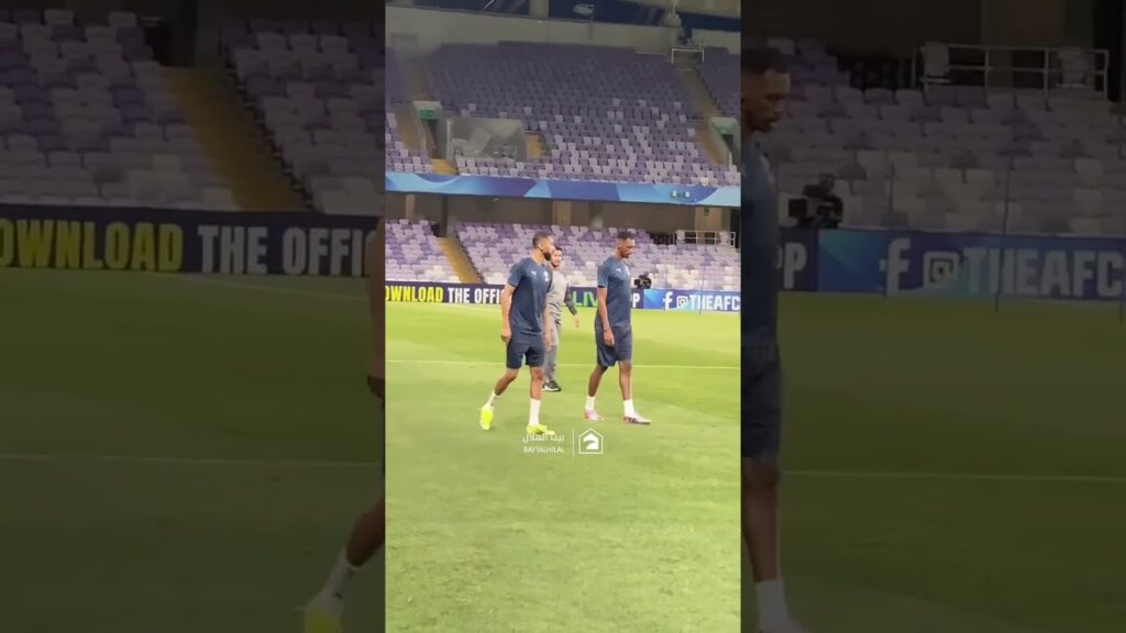 محمد كنو & سلمان الفرج' يتفقدان أرضية ملعب استاد هزاع بن زايد