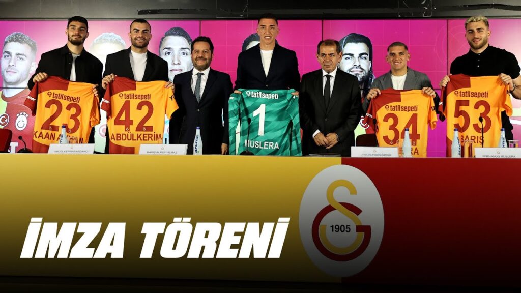 📺 Futbol A Takımı oyuncularımızla sözleşme yenileme kapsamında düzenlenen imza töreni ✍️