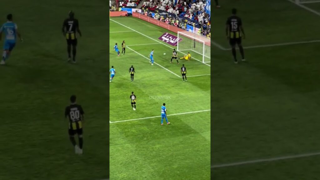 بكل أريحية يحرز الهلال هدفه الرابع في مرمى الاتحاد 🤯🔥‎#الاتحاد_الهلال