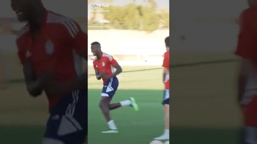 Happy birthday Papi Cisse 💪🔥 #olympiakos #viralvideo