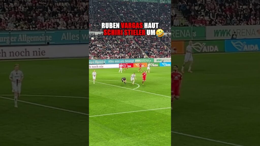 Vargas haut Schiri Stieler um 🤣 #bundesliga