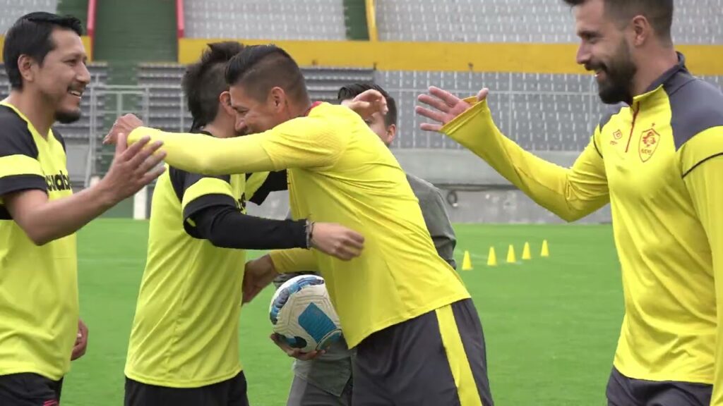 ChallengePro con jugadores de Aucas: Luis Romero, Hernán Galíndez y Piero Guzmán