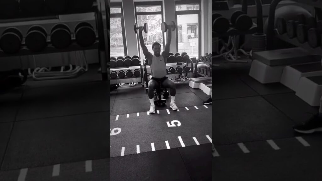 Tyrell Malacia is working hard & training individually!