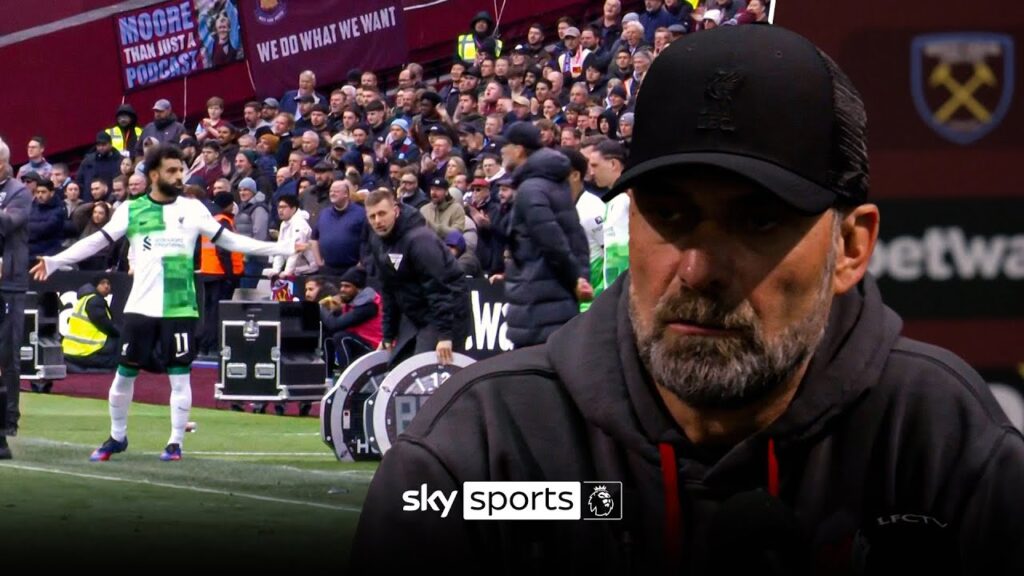 Mo Salah and Jurgen Klopp's touchline clash 👀