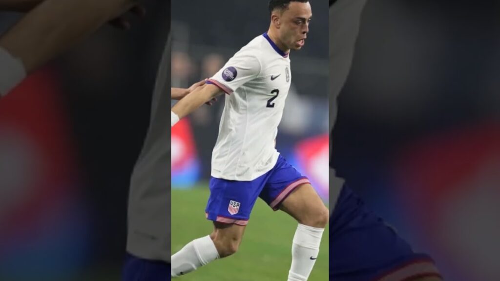 Sergiño Dest injures a knee #shortnews #soccer