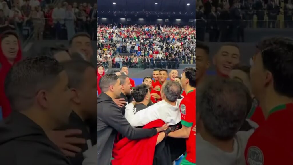 ‏لاعبو المنتخب المغربي للفوتصال يحتفلون بلقب كأس أمم إفريقيا بقيادة ￼المدرب هشام الدكيك..