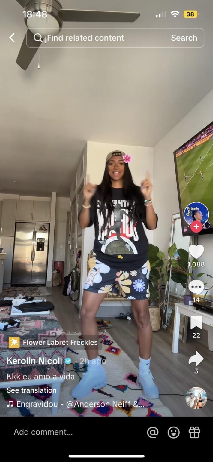 Kerolin watching the Conti Cup game.. New gunner incoming?