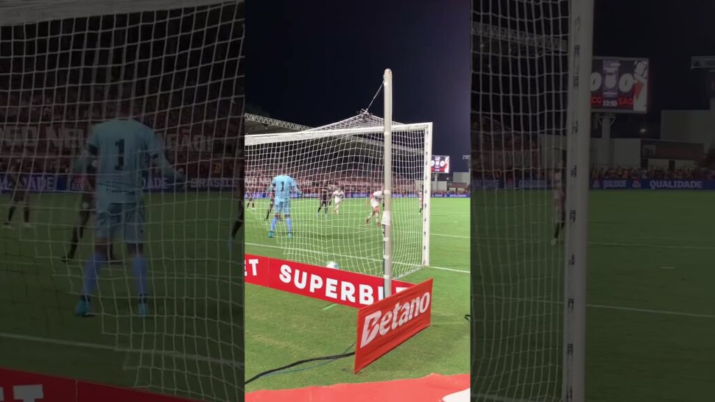 O Gol de Calleri, que aproveitou assistência de Andre Silva para abrir o placar ATL-GO 0 x 1 SPFC O Gol de Calleri, que aproveitou assistência de Andre Silva para abrir o placar ATL-GO 0 x 1 SPFC