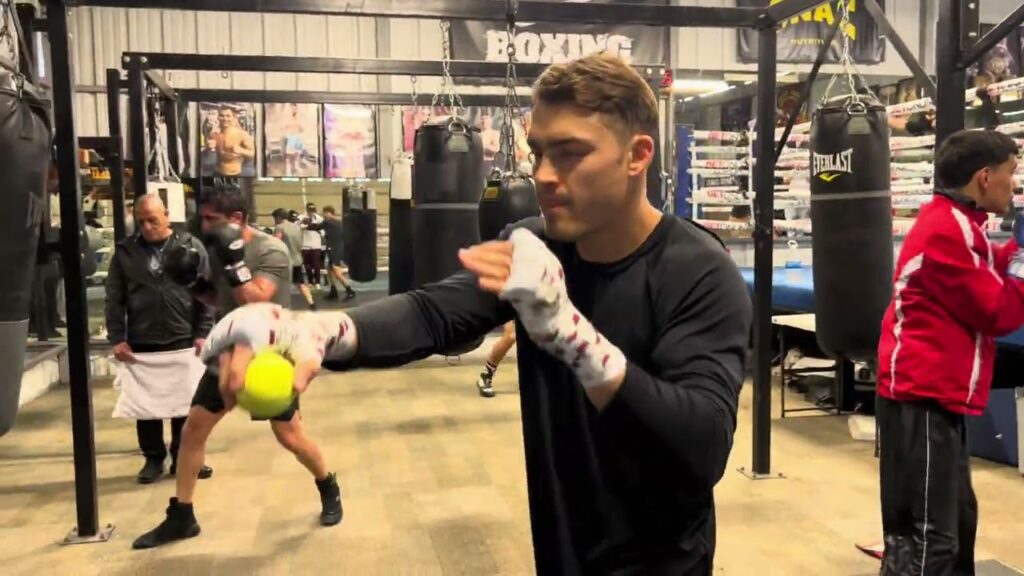 HUGE PUNCHER OSCAR DUARTE IN CAMP FOR 4/27 IN FRENSO WILL BE A CHAMP SOON - NICKNAEM THE MIGRAIN