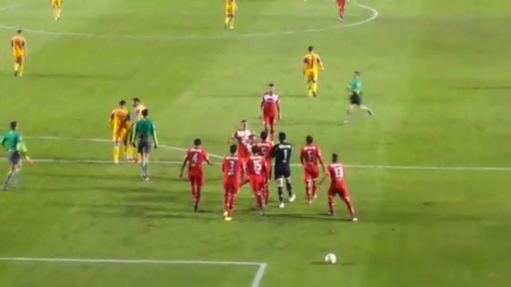 Alfredo Talavera detiene penal a Juninho - Semifinal ida - Apertura 2015