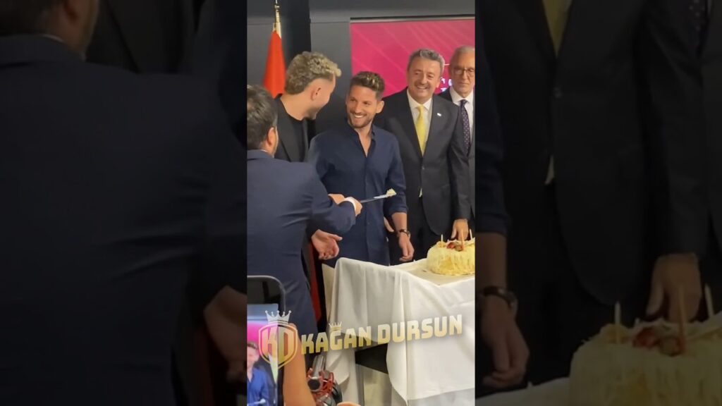 Mertens’e doğum günü pastasını Erden Timur kesti, Barış Alper yedirdi🎂