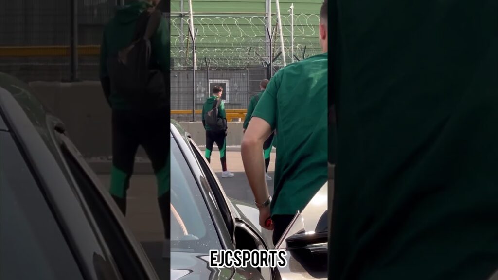 Diogo Dalot: “good morning”👋🇵🇹 #manchesterunited #dalot #ferrari #portugal